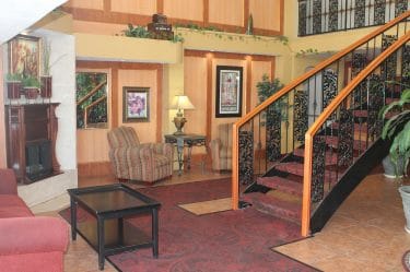 Lobby Seating Area-Bays Inn & Suites Baytown